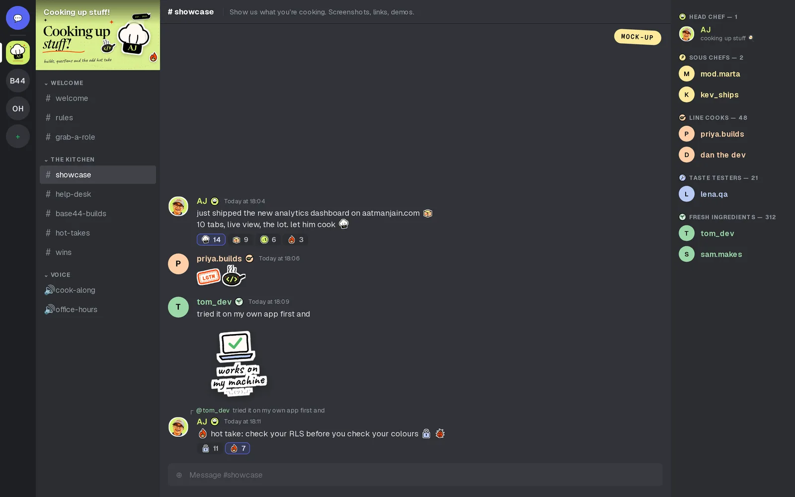 The same mock-up after rendering the preview again: the toque icon, banner, emojis, a sticker and role icons all show